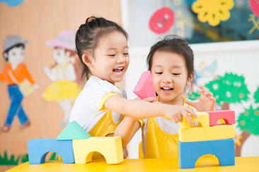 Thúc đẩy năng lực giao tiếp bạn bè ở trẻ ở tuổi tiểu học
