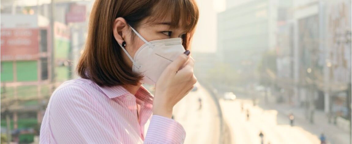 Đeo khẩu trang thường xuyên tổn hại da